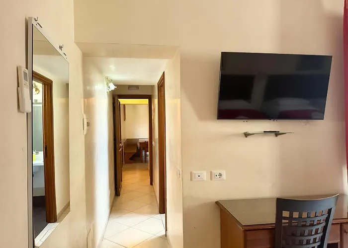 Anthony House, Anthony Floor 3, Castro Pretorio * רומא